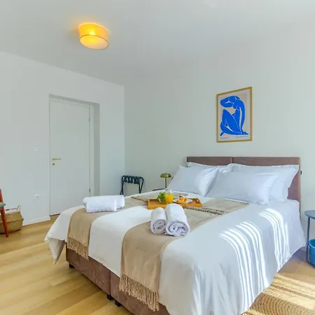 West View Apartment Split