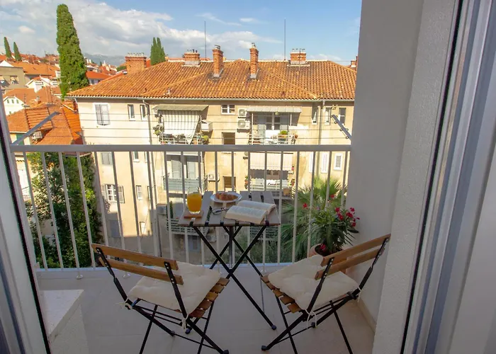 West View * سبليت