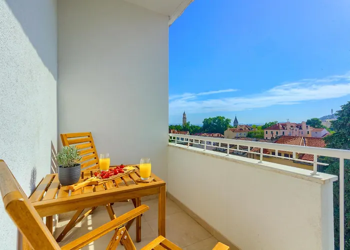 West View * سبليت