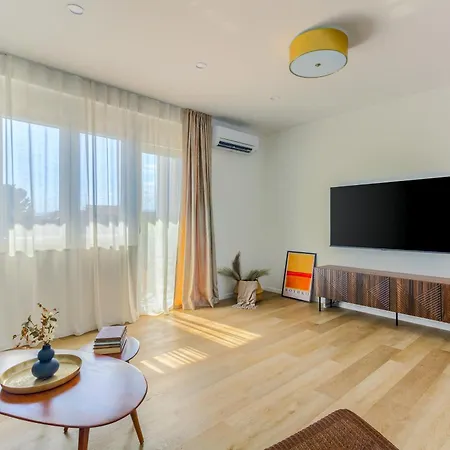 Apartman West View *